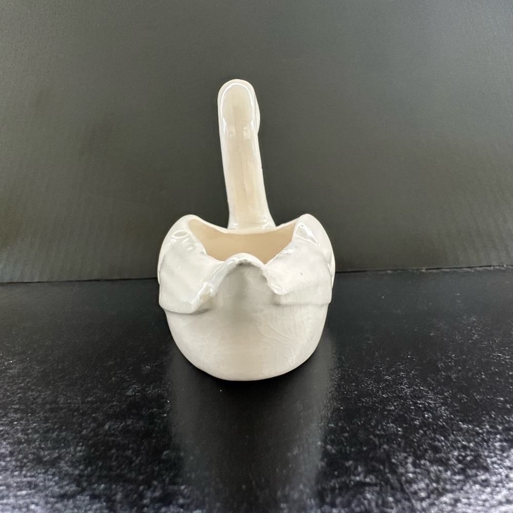 Elegant White Swan Figurine - Picture 3 of 14